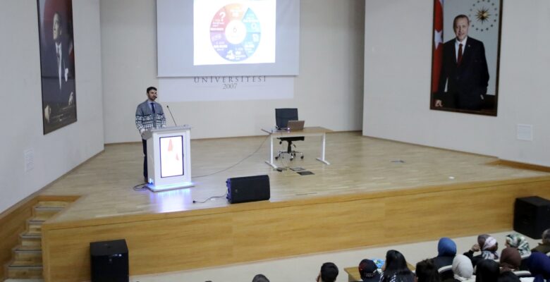 AİÇÜ’de “Work And Travel Programı ve Amerika’da İş Fırsatları” semineri düzenlendi