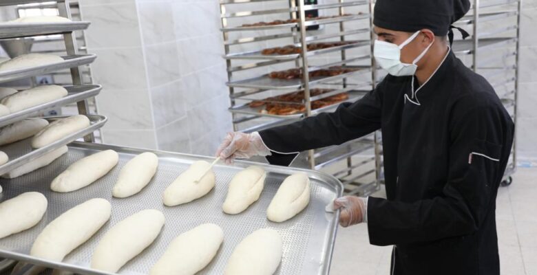 Eleşkirt’te öğrencilerin ürettiği ekmekler vatandaşın sofrasına ulaşıyor