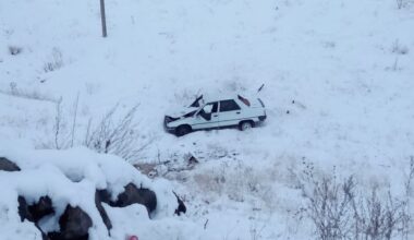 Ağrı’da kar yağışı kazaya neden oldu; 2 yaralı