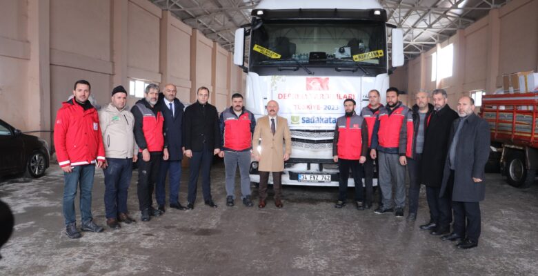 Ağrı’dan yardım malzemesi taşıyan tırlar afet bölgesine doğru yola çıktı
