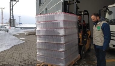 Ağrı’dan afet bölgelerine yardımlar devam ediyor