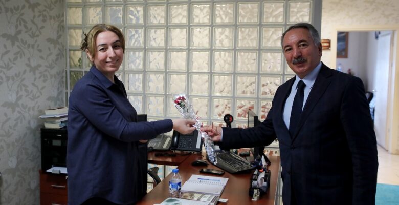 Rektör Karabulut Kadınlar Günü’nü Kutladı