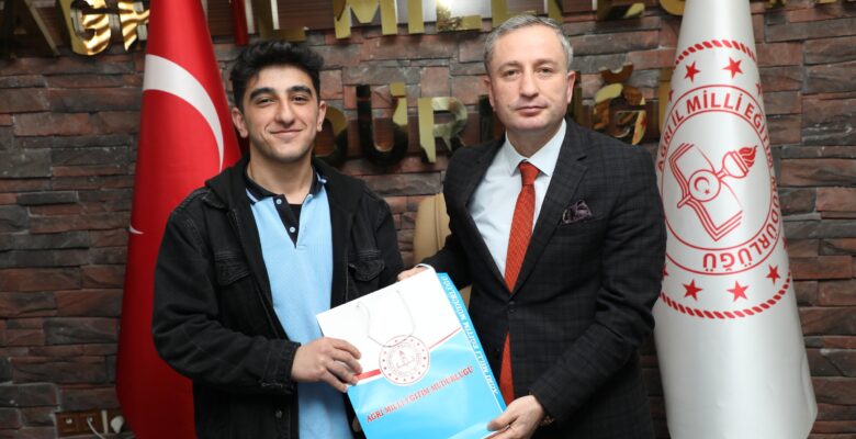 Başarılı TÜBİTAK öğrencileri ödüllendirildi