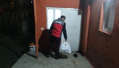 Sadakataşı Derneği Ağrı’da bu yılda ihtiyaç sahiplerini yalnız bırakmadı