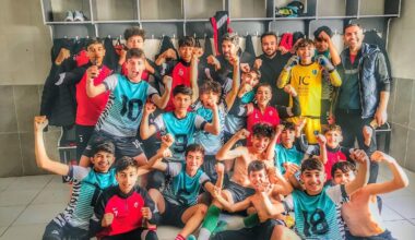 Ağrı Gücü Spor Bölge Şampiyonu oldu; Şampiyonluğu Vali Varol’a hediye etti