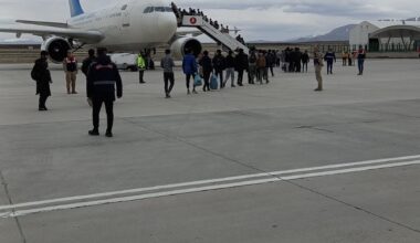 Ağrı’da 227 Afgan göçmen sınır dışı edildi