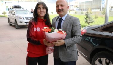Ağrı’da Amatör Spor Kulüplerine 1 Milyon 80 Bin TL Destek