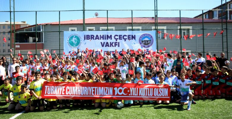 Ağrı’da “4. Minikler Futbol Şenliği” başladı