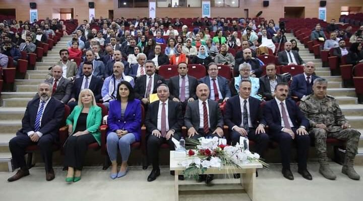 AİÇÜ’de Bilimsel Teşvik Ödülleri ve Cübbe Giyme Töreni Yapıldı