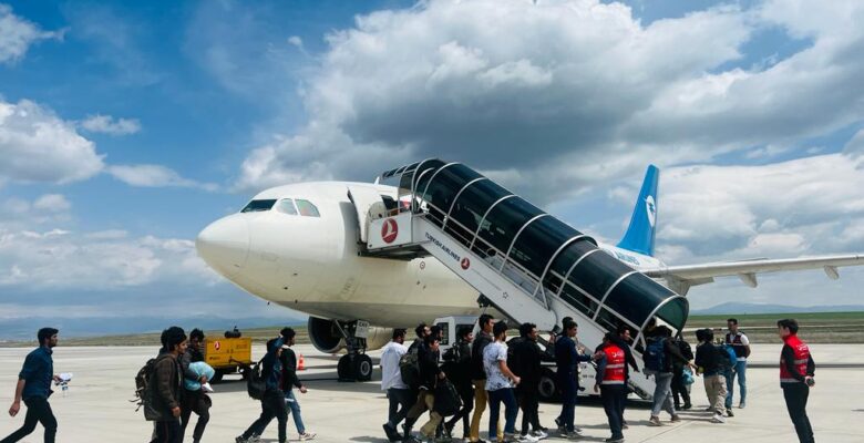 Ağrı’da göçmenlerin sınır dışı işlemleri sürüyor