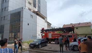 Ağrı’da eski kadın doğum Hastanesi’nde yangın çıktı