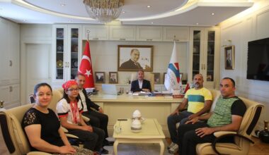 Karabulut, Şampiyon Öğrenciyi Tebrik Etti