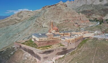 İshak Paşa Sarayı bayram tatilinde yaklaşık 40 bin ziyaretçiyi ağırladı