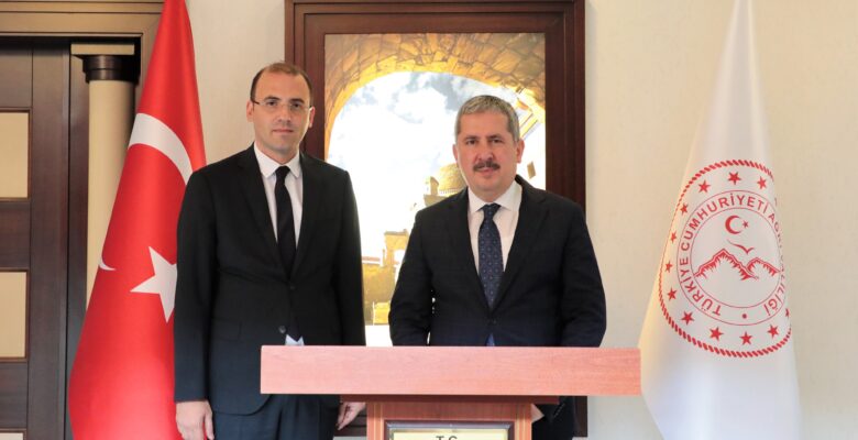 Ticaret Bakan Yardımcısı Gürcan, Ağrı Valiliğini ziyaret etti