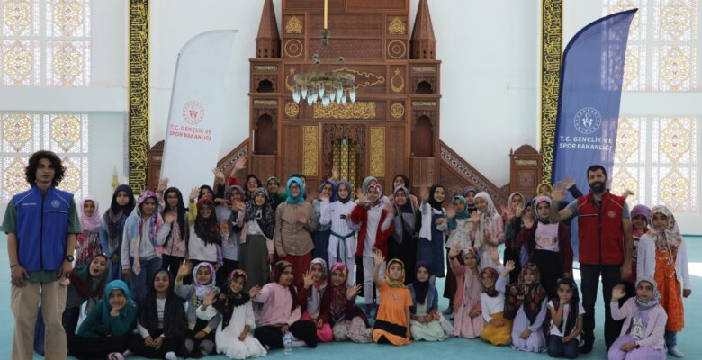 Öğrenciler Hem Kur’an Öğreniyor Hem Spor Yapıyor