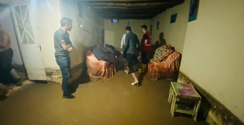 Doğubayazıt’ta Sağanak Yağış Sele Döndü