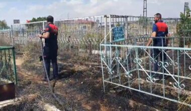 Ağrı’daki Yangında Mezarlık Yandı