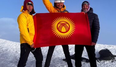 Kırgız Dağcılar Ağrı Dağı’nda zirve yaptı