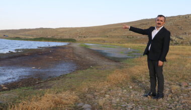 Balık Gölü’nün suyu bu sene de çekildi