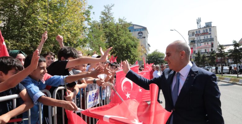 Ağrı, Zafer Bayramı’nı coşku ile kutladı