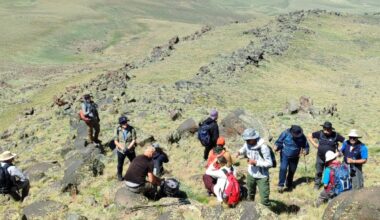 Dağcılar yeni rotadan Süphan Dağı’na tırmandı