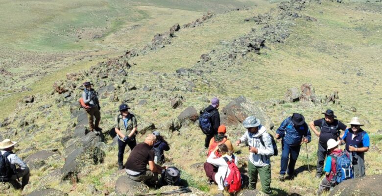 Dağcılar yeni rotadan Süphan Dağı’na tırmandı
