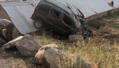 Ağrı’da hafif ticari araç şarampole yuvarlandı: 9 yaralı