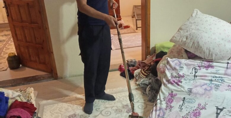 Ağrı’da eve giren yılan korkuya neden oldu