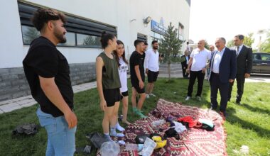 Yüzlerce Genç, AİÇÜ’lü olabilmek için ter döktü