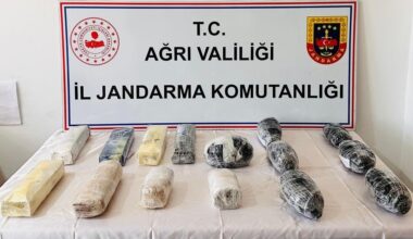 Ağrı’da 11 kilo metamfetamin ve 1 kilo 250 gram toz esrar yakalandı