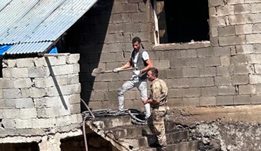 Ağrı’da çıkan yangın bir aileyi evsiz bıraktı