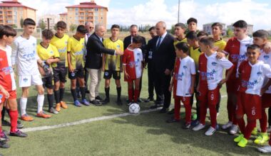“UYAFA Ağrı Dağı Cup Futbol Turnuvası” başladı