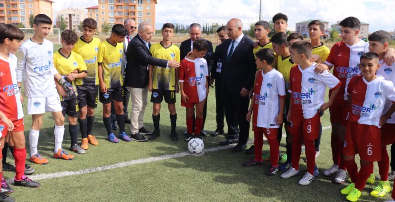 “UYAFA Ağrı Dağı Cup Futbol Turnuvası” başladı
