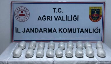 Ağrı’da uyuşturucu taşıyan 2 göçmen yakalandı