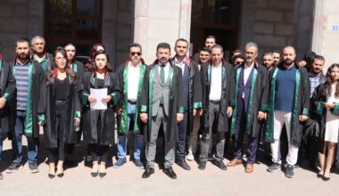 Ağrı Barosu: “Avukata yönelik saldırı, yurttaşın savunma hakkına yönelik saldırıdır”