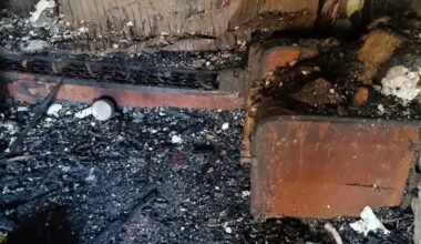 Ağrı’da çıkan yangında bir ev küle döndü