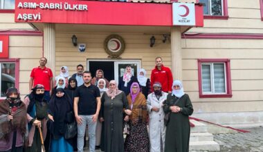 Kızılay’dan Yaşlılar Haftasını kutladı