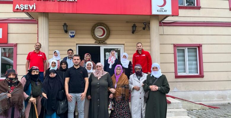 Kızılay’dan Yaşlılar Haftasını kutladı