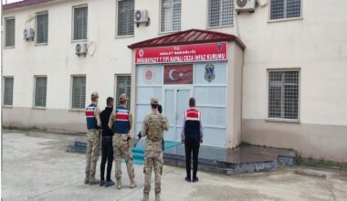 Ağrı’da 19 yıl hapis cezası olan firari şahıs jandarma ekipleri tarafından yakalandı