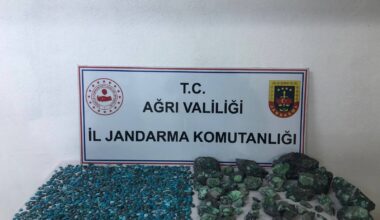 Ağrı’da 1 milyon 137 bin Türk Lirası değerinde firuze taşı ele geçirildi