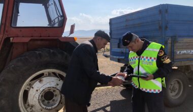 Jandarma, Ağrı’da çiftçilere yönelik trafik eğitim çalışmalarını arttırdı
