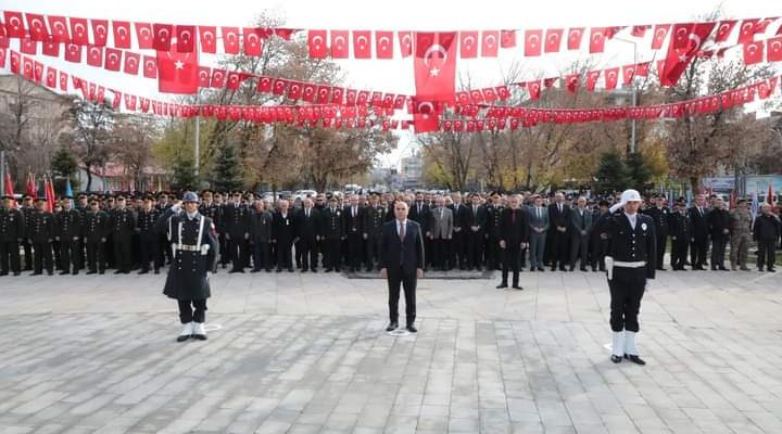 Ağrı Atatürk’ü andı