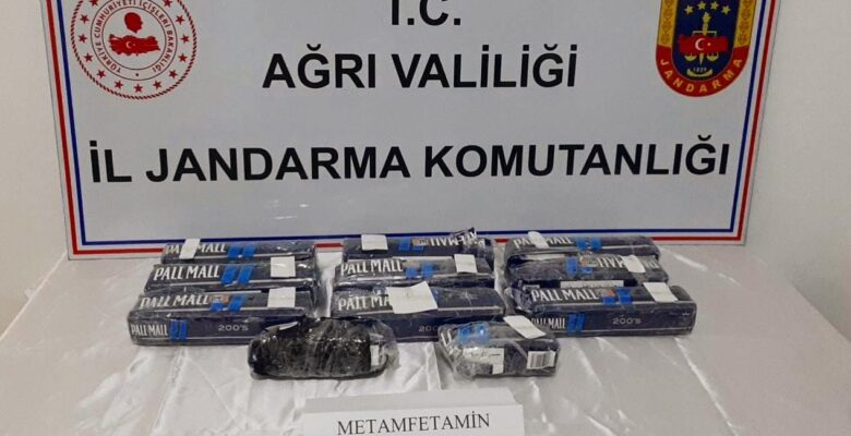 Ağrı’da sigara kartonlarına gizlenmiş 10 kilo 232 gram uyuşturucu bulundu