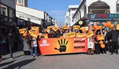 Ağrı’da Kadına Yönelik Şiddete ‘Dur’ demek için yürüdüler