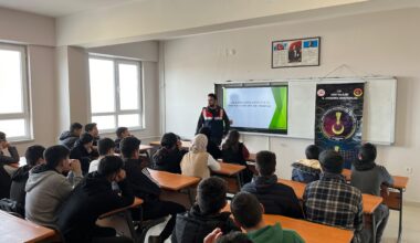 Ağrı’da Jandarmadan Siber Farkındalık Eğitimi