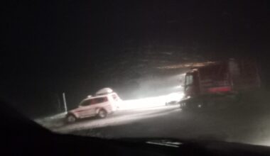 Ağrı’da iş makinesi uçuruma yuvarlandı; 4 ölü