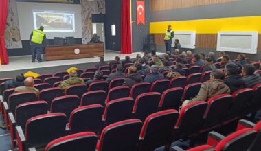 Okul Servis Şoförlerine Trafik Eğitimi Veriliyor