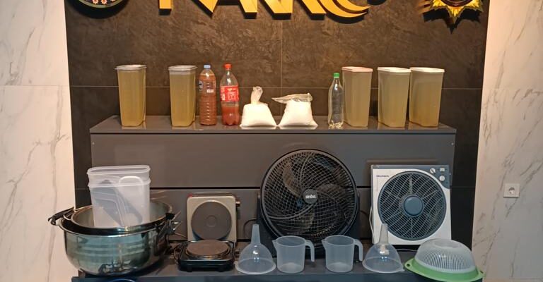 Ağrı’dan İstanbul’a uyuşturucu sevkiyatı yapan 3 kişi yakalandı