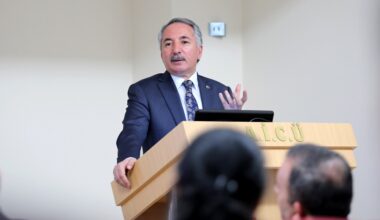 AİÇÜ’de, İdari Personel ve Öğrenci Memnuniyet Anketi Değerlendirme Toplantısı Düzenlendi