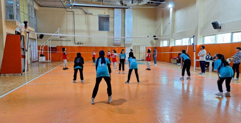 Voleybol İlçe Birinciliği Müsabakaları Başladı